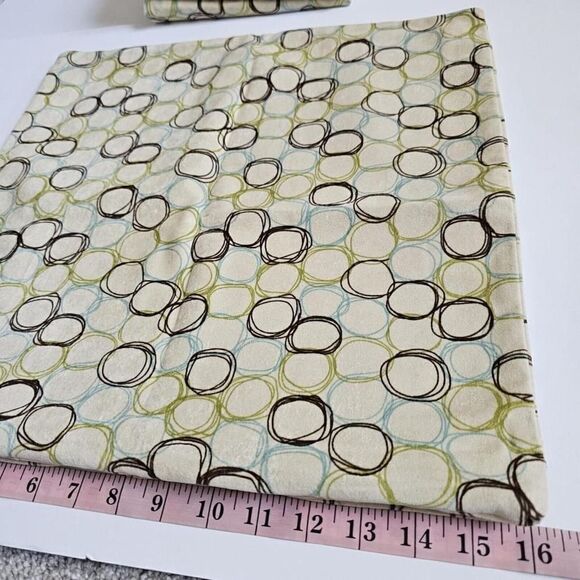 4 Pcs Siscovers Pair Nylon Beige Bright Patterned Decorative Pillow Covers 16×16 - Picture 6 of 10